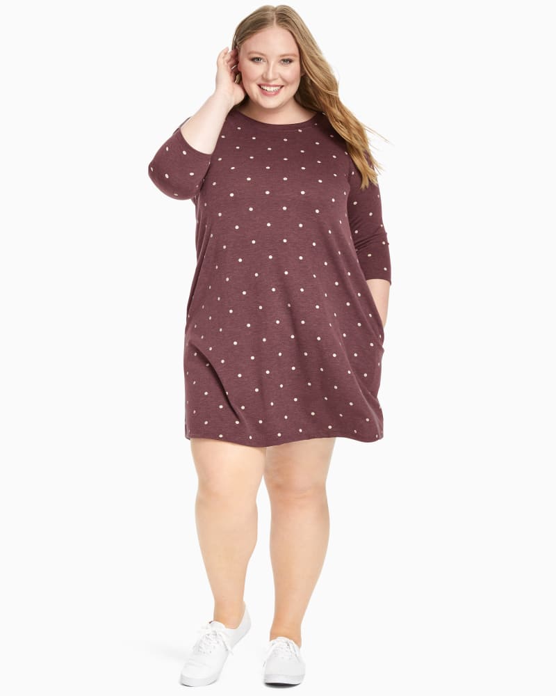Plus size model with apple body shape wearing Vita Three-Quarter Sleeve Tee Dress by Meri Skye | Dia&Co | dia_product_style_image_id:111623